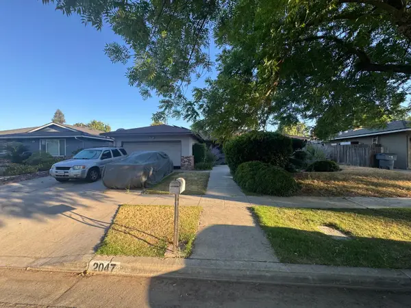2047 E Palo Alto Avenue, Fresno, CA 93710