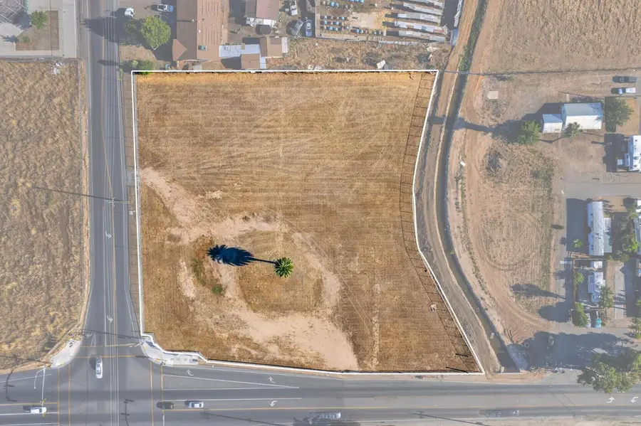 3433 W Clinton Avenue, Fresno, CA 93722 - #2