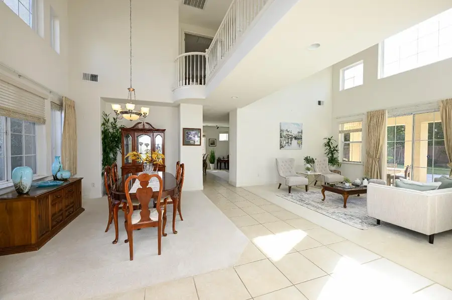 2809 E Omaha Avenue, Fresno, CA 93720 - #3