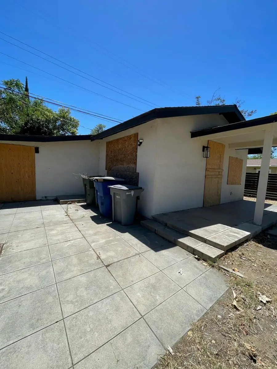 534 E Vassar Avenue, Fresno, CA 93704 - #2