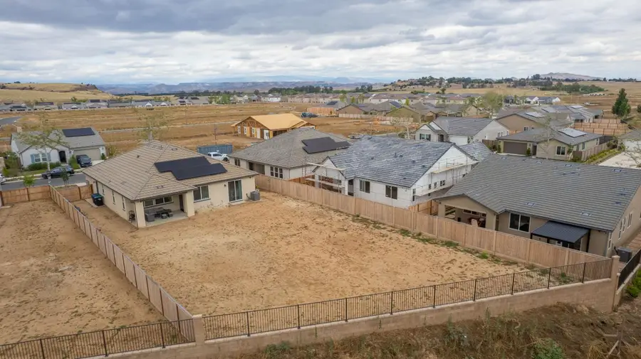1122 Creekside Avenue, Madera, CA 93636 - #3