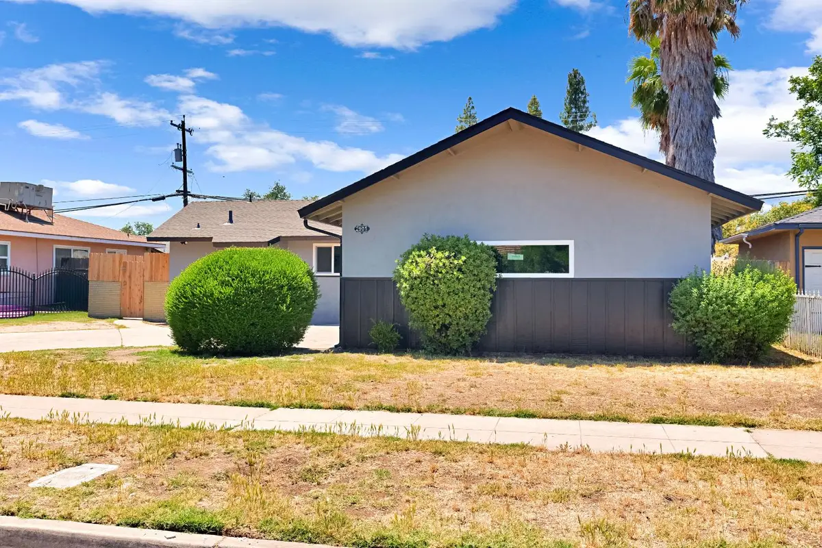 2901 N 2nd Street, Fresno, CA 93703 - #1