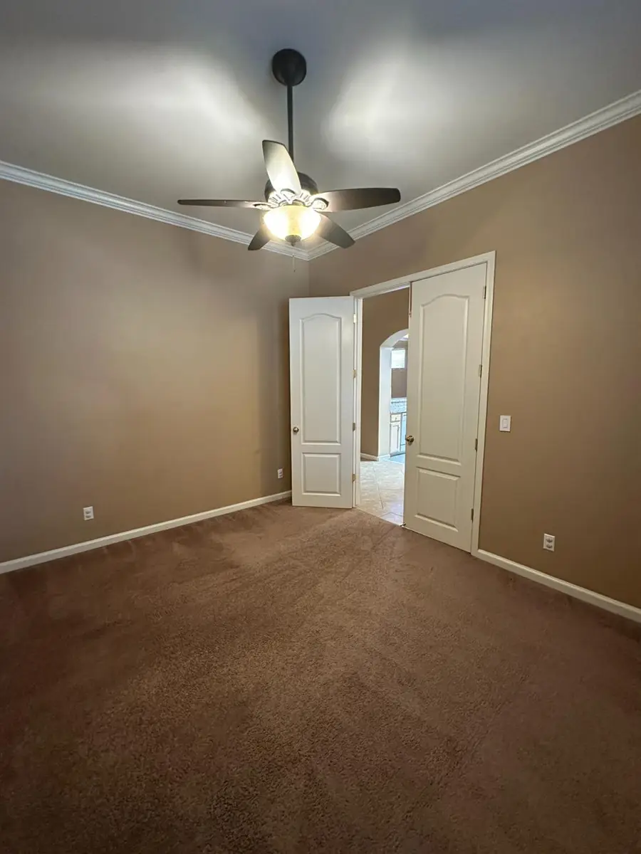 2688 E Omaha Avenue, Fresno, CA 93720 - #3