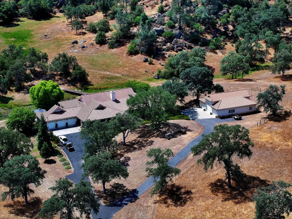 1087 Ben Hur, Raymond, CA 93653 - #1