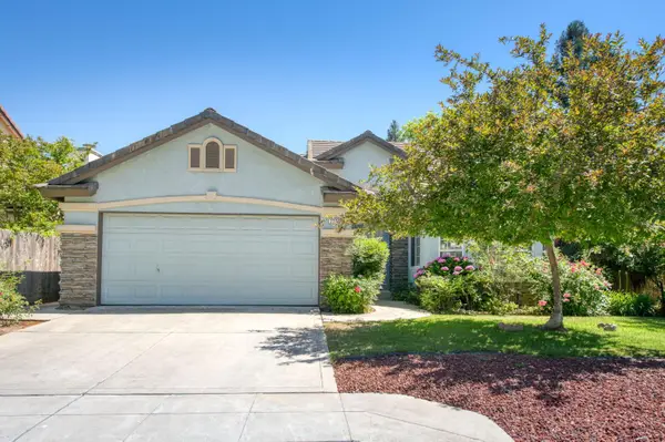 2293 E Desert Island Drive, Fresno, CA 93730