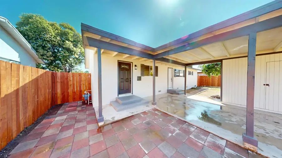 4298 N Holt Avenue, Fresno, CA 93705 - #2