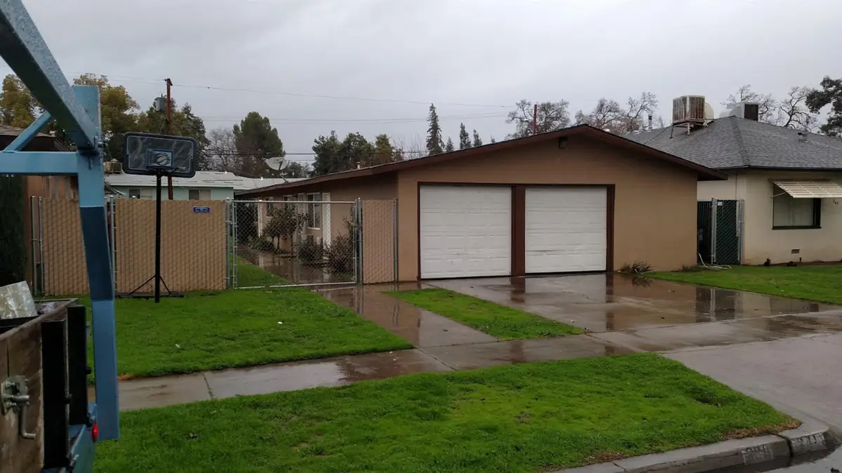 339 E Garland Avenue, Fresno, CA 93704 - #1