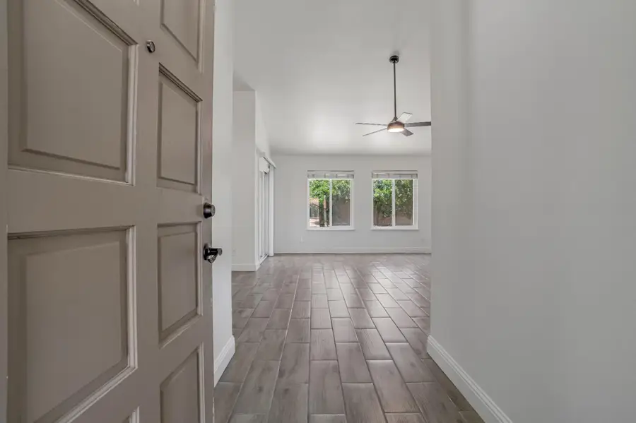 2566 Menlo Avenue, Clovis, CA 93611 - #2