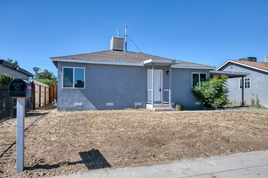 1017 E Vine Avenue, Fresno, CA 93706 - #2
