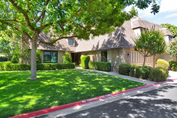 2828 W Compton Court, Fresno, CA 93711