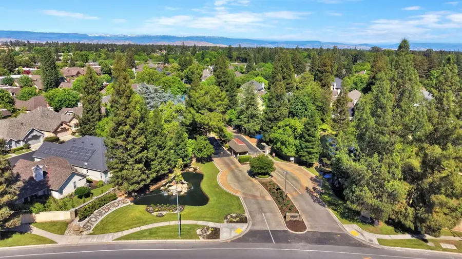 2828 W Compton Court, Fresno, CA 93711 - #2