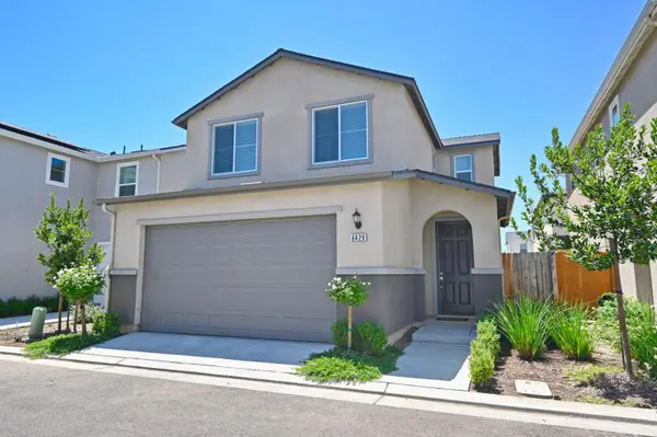 6429 E Moscato Drive, Fresno, CA 93727