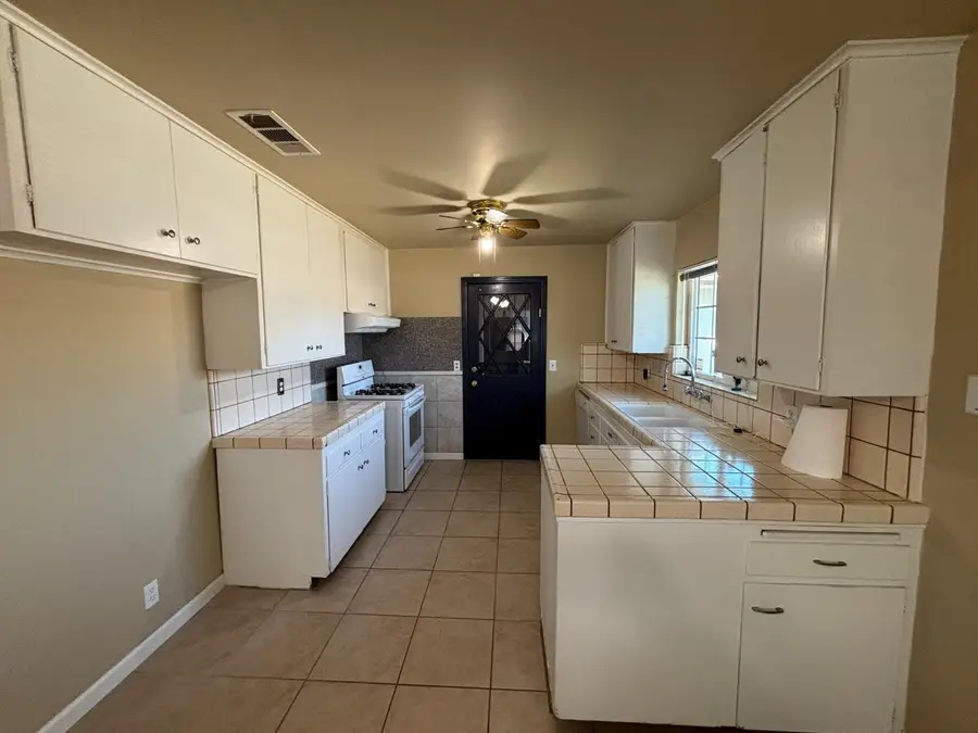 4125 Kenmore Drive S, Fresno, CA 93703 - #3