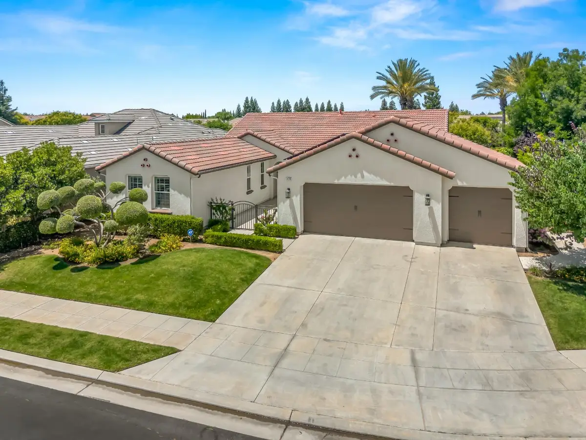 1970 N Langley, Clovis, CA 93619 - #1