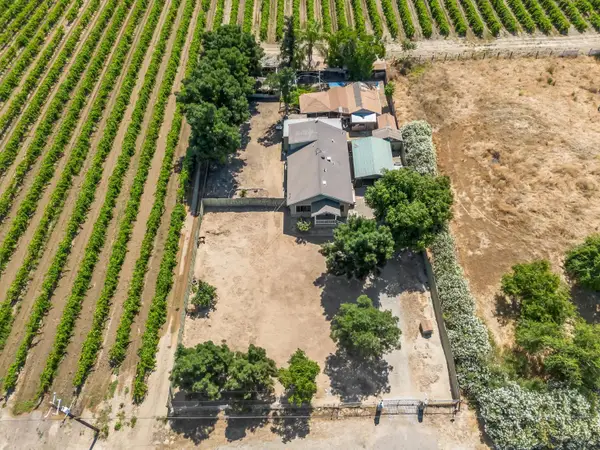 6072 S Maple Avenue, Fresno, CA 93725