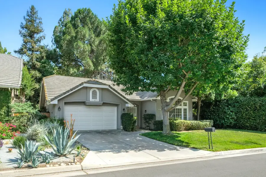 807 E Brighton Lane, Fresno, CA 93720 - #2
