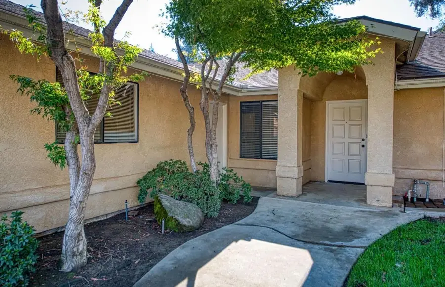 1653 E Cole Avenue, Fresno, CA 93720 - #2