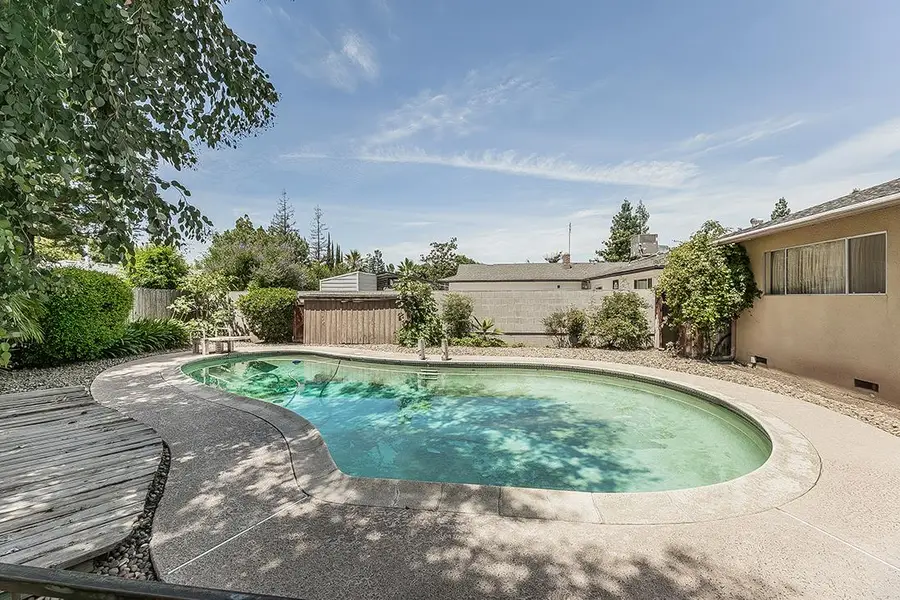 1553 W Palo Alto Avenue, Fresno, CA 93711 - #2