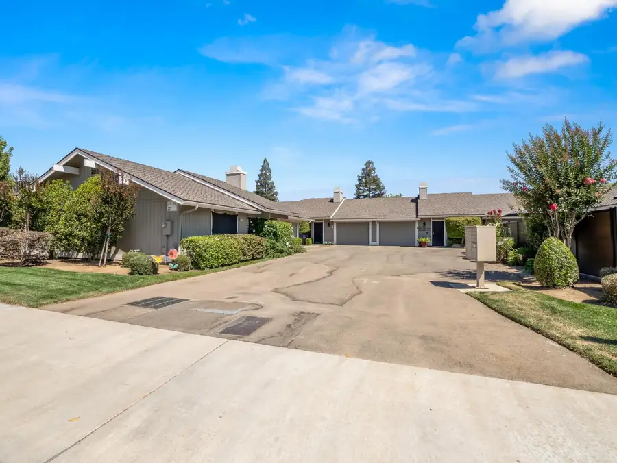 217 E Cole Avenue, Fresno, CA 93720 - #3