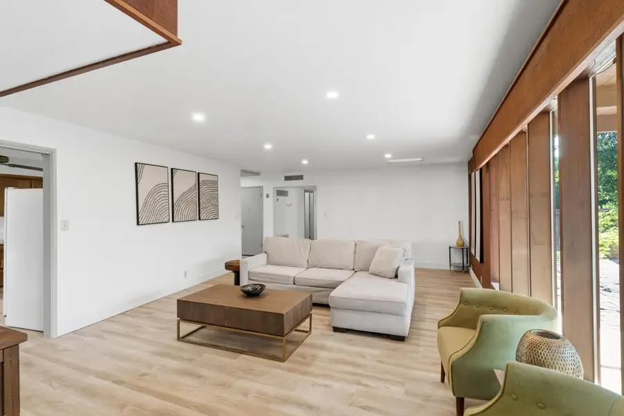 436 W Twain Avenue, Fresno, CA 93704 - #2