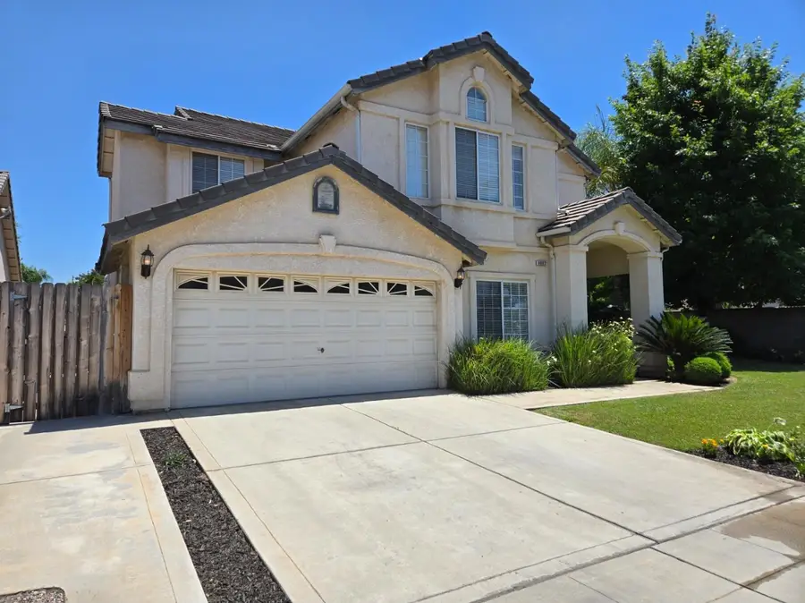 8002 N 5th Street, Fresno, CA 93720 - #3