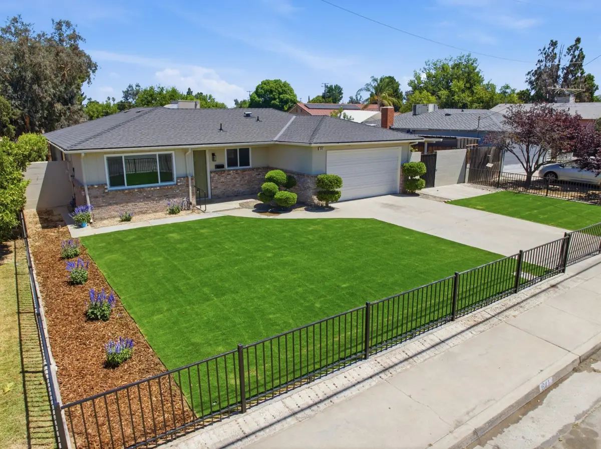 641 Kern Street, Kingsburg, CA 93631 - #1
