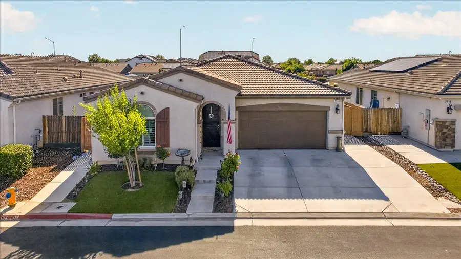 1056 Lindsay Lane, Clovis, CA 93619 - #3