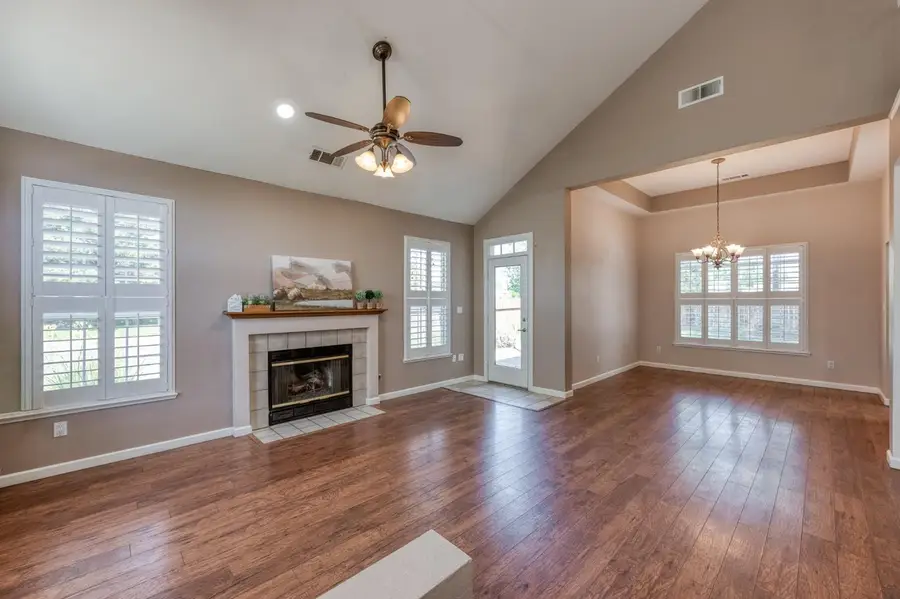 2078 E Pinedale Avenue, Fresno, CA 93720 - #3