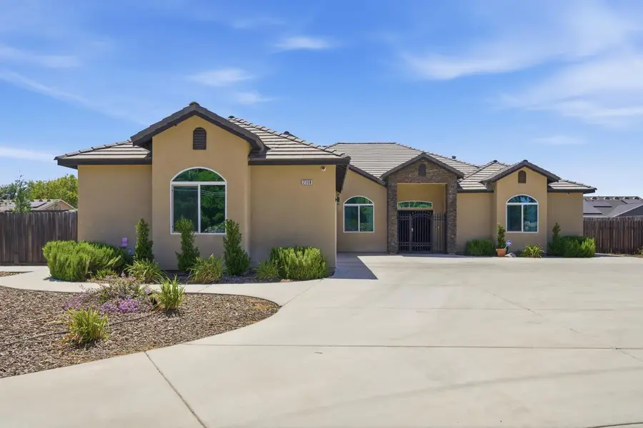 2308 S Minnewawa Avenue, Fresno, CA 93727 - #2