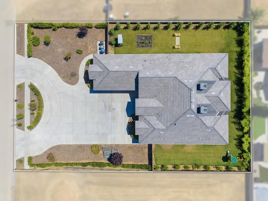2308 S Minnewawa Avenue, Fresno, CA 93727 - #3