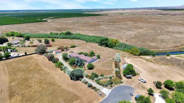 22250 Stabulis Court, Madera, CA 93638