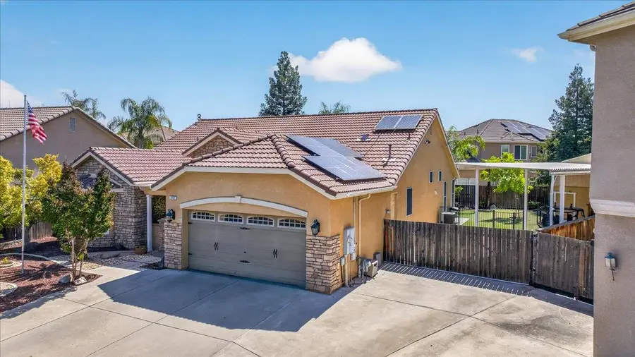 2467 Redington Avenue, Clovis, CA 93619 - #2