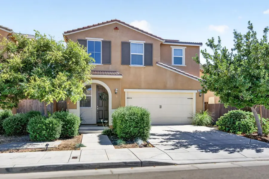 3866 Sussex Avenue, Clovis, CA 93619 - #2