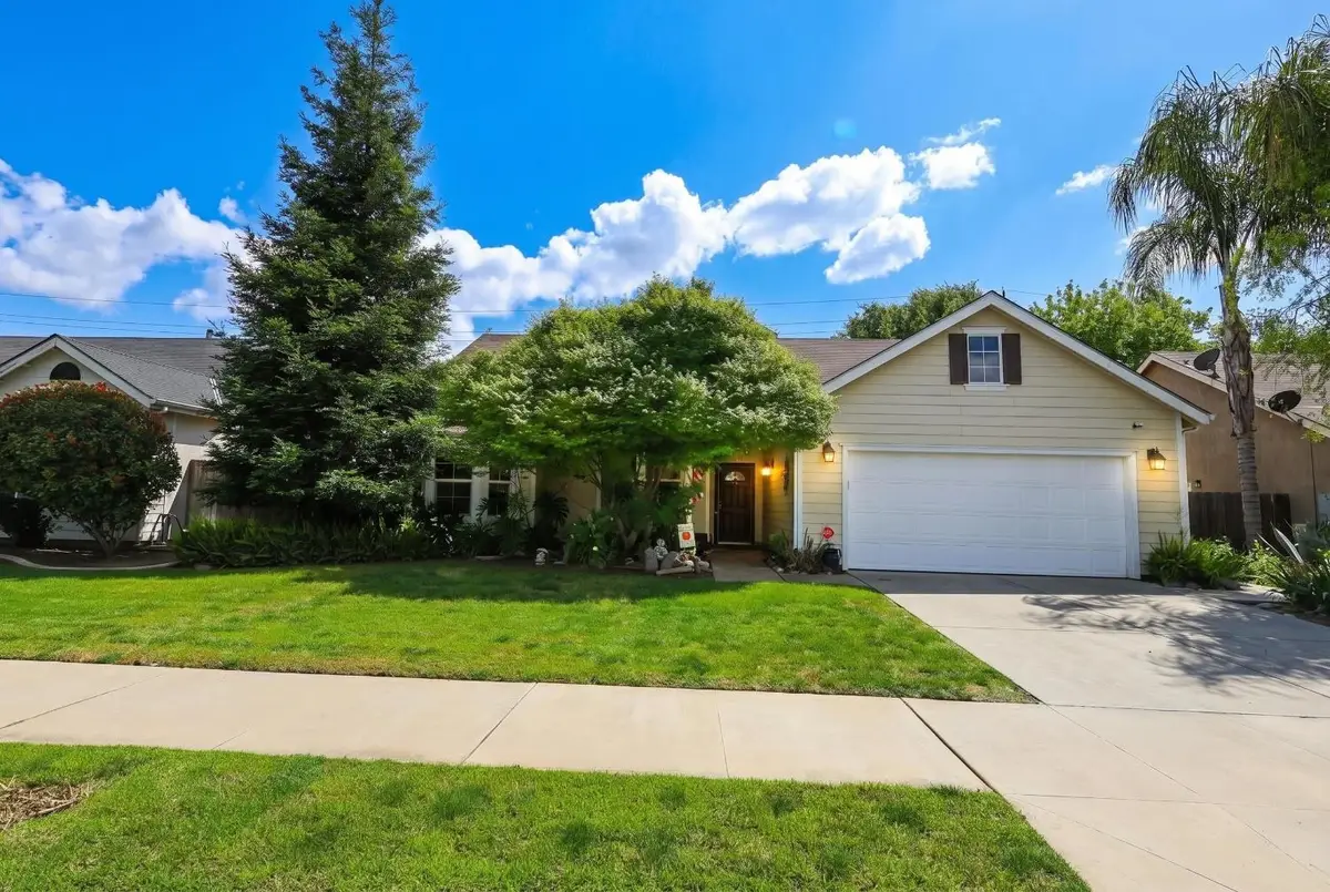 2811 Walton Avenue, Sanger, CA 93657 - #1