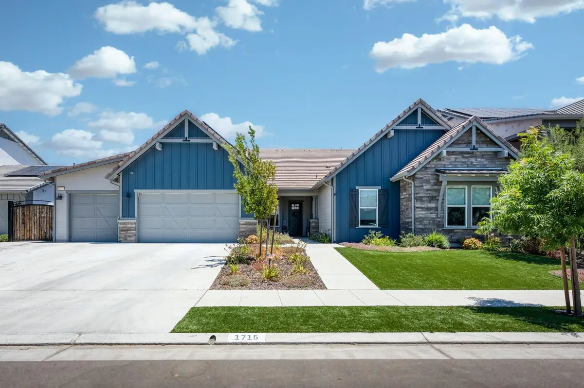 1715 N Renn Avenue, Clovis, CA 93619 - #1