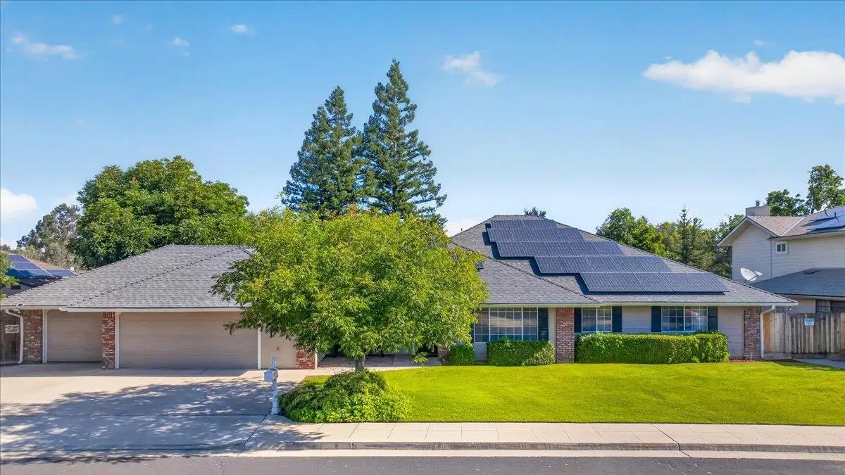 321 W Paul Avenue, Clovis, CA 93612 - #1