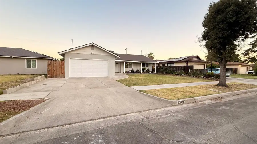 4842 E San Gabriel Avenue, Fresno, CA 93726 - #2