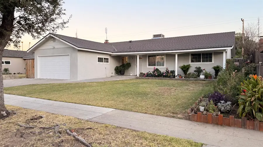 4842 E San Gabriel Avenue, Fresno, CA 93726 - #3
