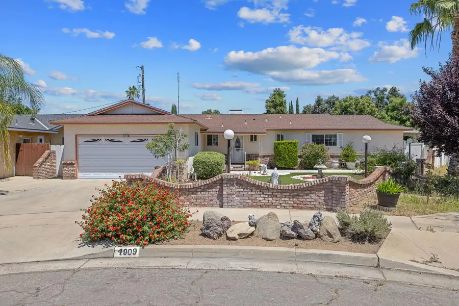 4909 E Fillmore Avenue S, Fresno, CA 93727 - #2