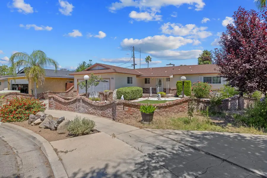 4909 E Fillmore Avenue S, Fresno, CA 93727 - #3