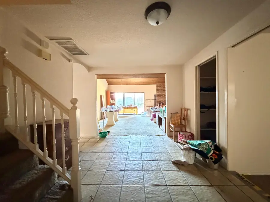 187 W Quincy Avenue, Fresno, CA 93711 - #3