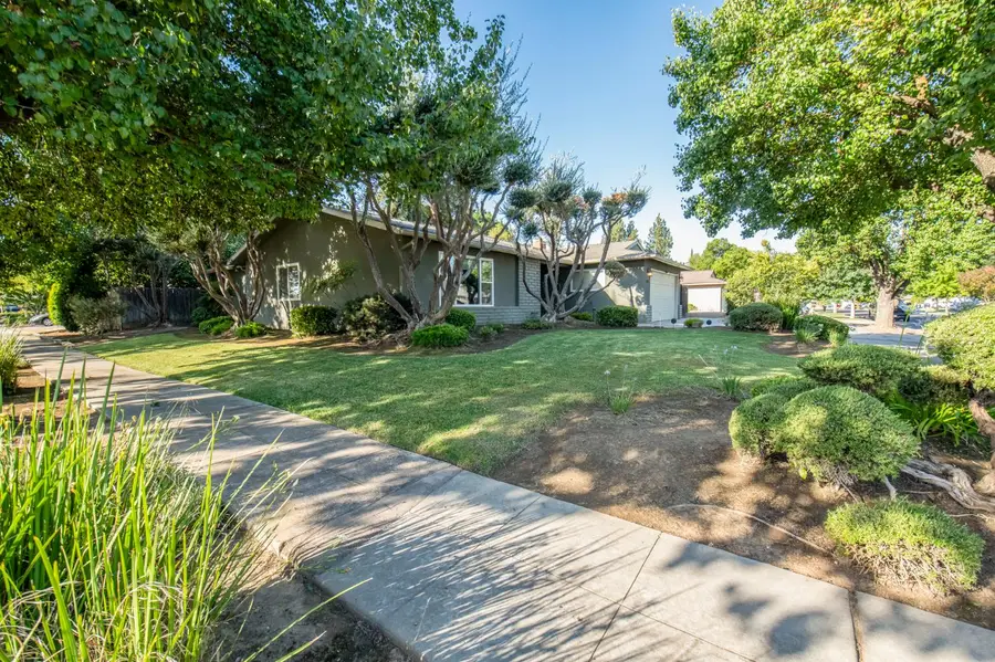 1293 W Dyer Avenue, Fresno, CA 93711 - #3