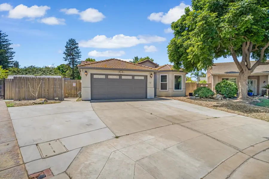 2468 S Phillip Avenue, Fresno, CA 93727 - #3