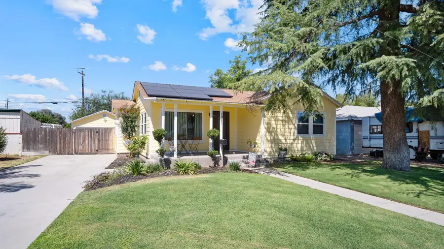 1805 W Kenmore Drive W, Fresno, CA 93703 - #2