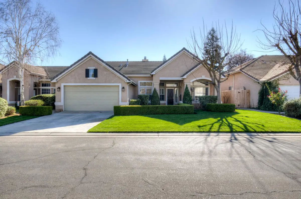 4611 W Rio Bravo Drive, Fresno, CA 93722 - #1