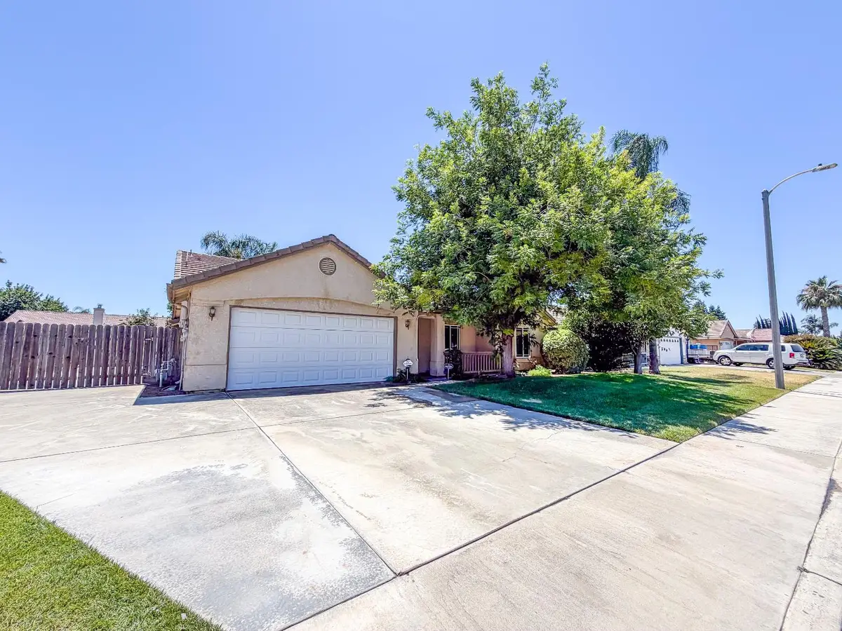 2451 W Cheryll Avenue, Porterville, CA 93257 - #1