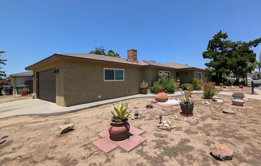 404 Fall Ave, Madera, CA 93637 - #2
