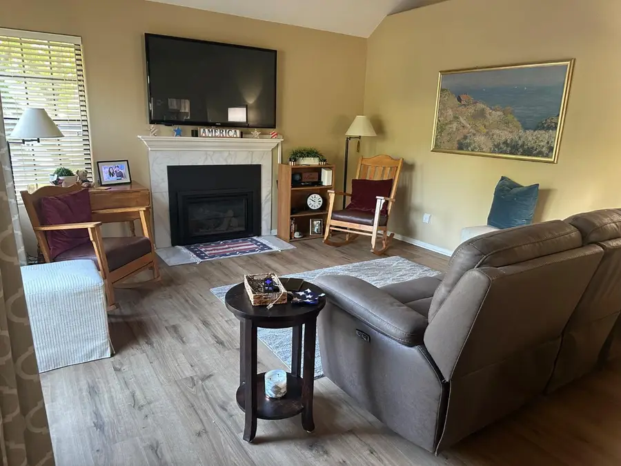 947 E Foxhill, Fresno, CA 93720 - #2
