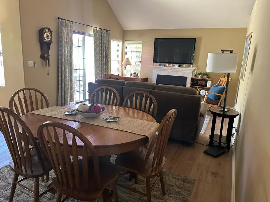 947 E Foxhill, Fresno, CA 93720 - #3