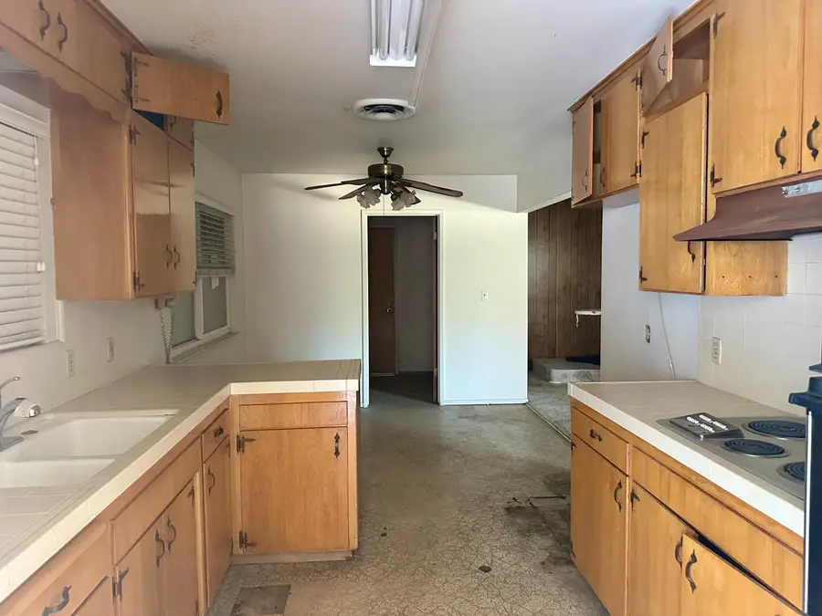 2153 Knowles Street, Selma, CA 93662 - #2